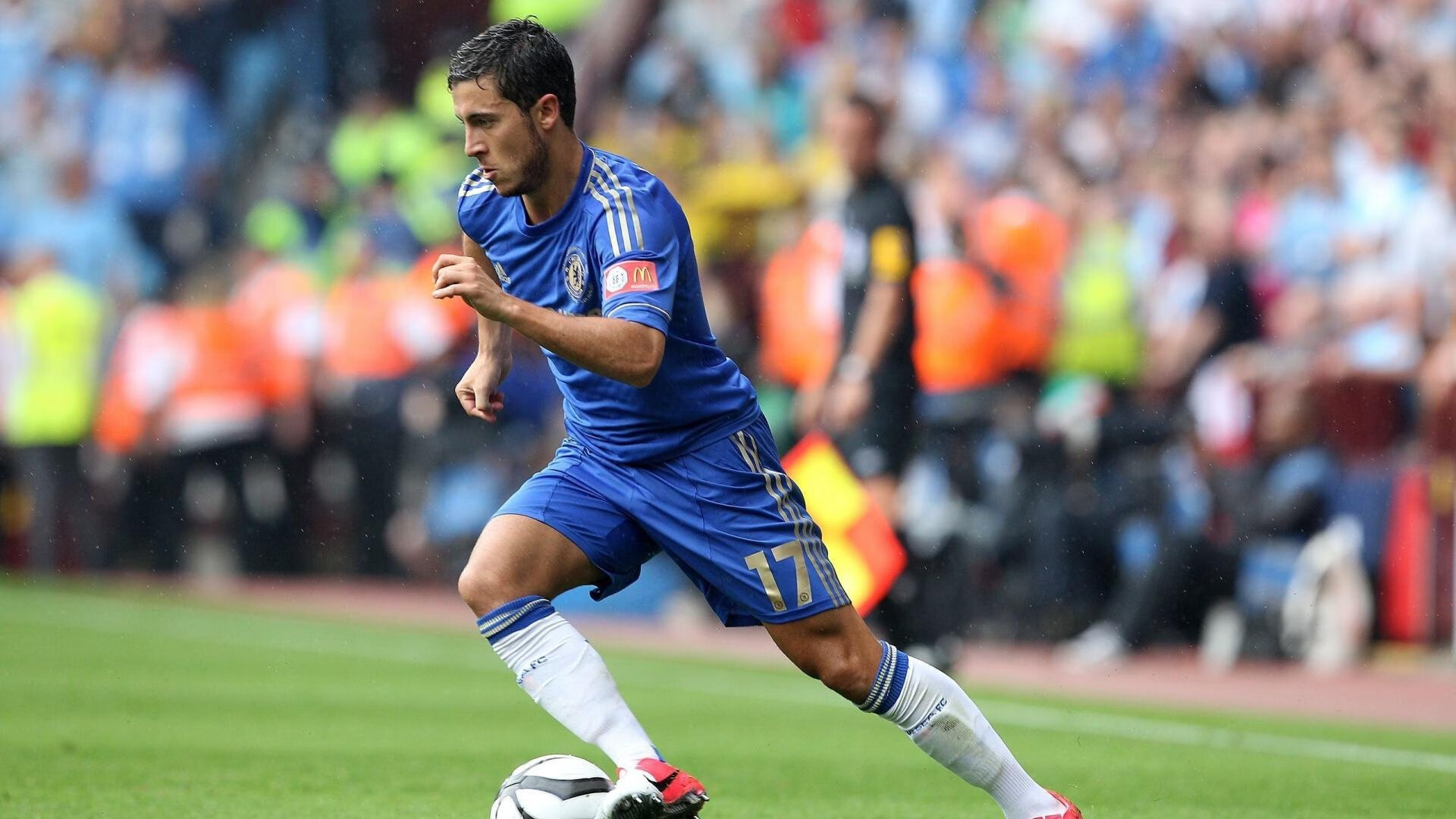 乐鱼体育APP官方下载-G队中场掌控比赛节奏，专家称赞，gr战队比赛